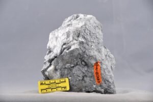 Distinguishing Hole Contraction and Hole Collapse in Geological Drilling
